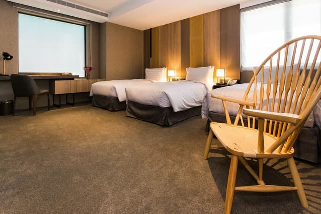 Exclusive Triple Room, 1 Bedroom, Bathtub
