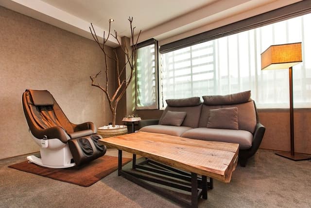 Executive Suite, Bathtub