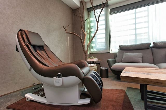 Executive Suite, Bathtub