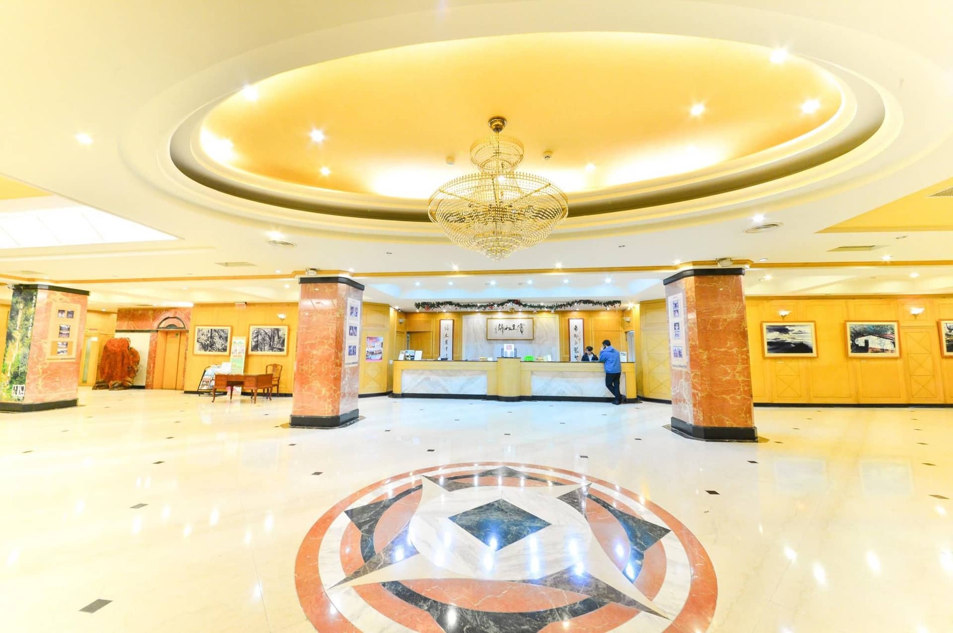 โรงแรมทีหลุน โรงแรมทีหลุน