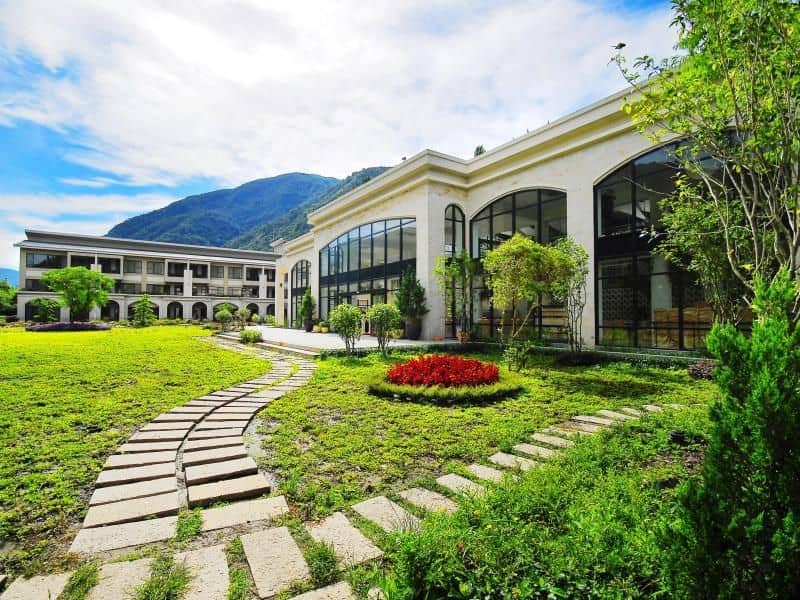 Tai-Yi Red Maple Resort Tai-Yi Red Maple Resort