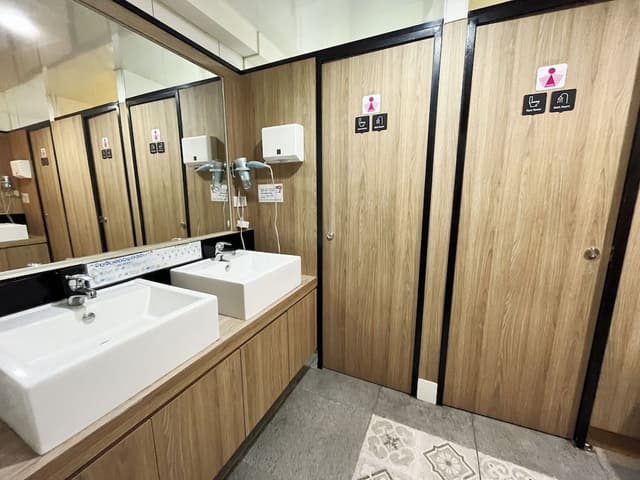 Classic Quadruple Room, Shared Bathroom