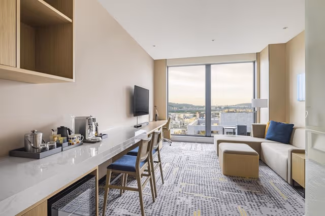 Suite, 1 King Bed