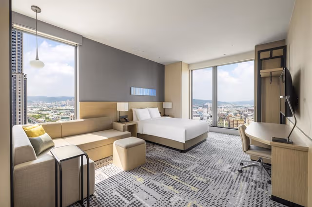 Deluxe Room, 1 King Bed