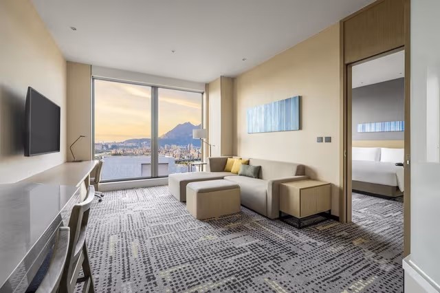 Suite, 1 King Bed