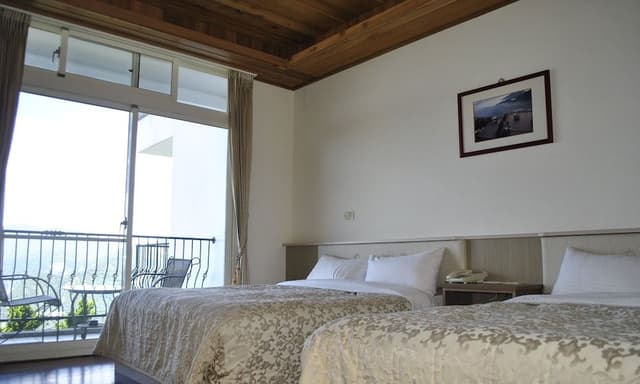 Family Room, Balcony