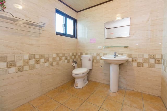 Economy Quadruple Room