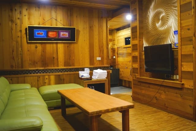 Family Room, Non Smoking, Mountain View (Standard)