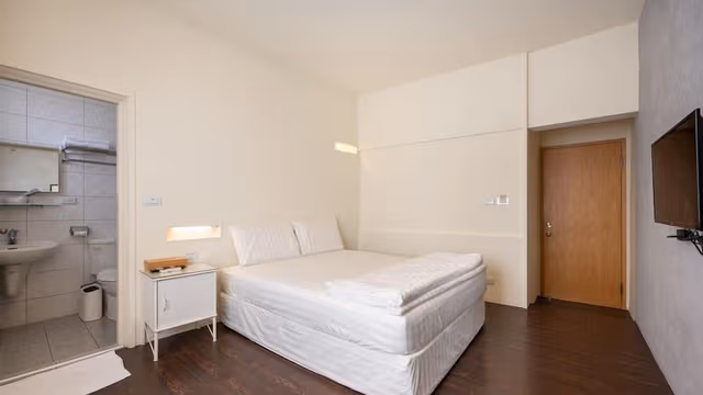 Double Room (303)