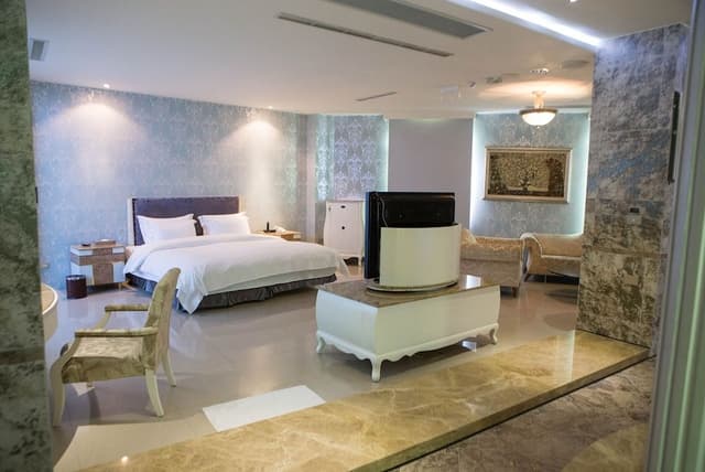 VIP Suite (Check in time starts from 6pm)