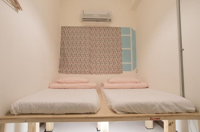 Economy Twin Room, Shared Bathroom