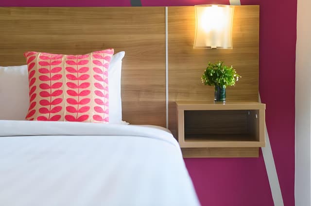 Superior, 1 King Bed, Non Smoking, City View