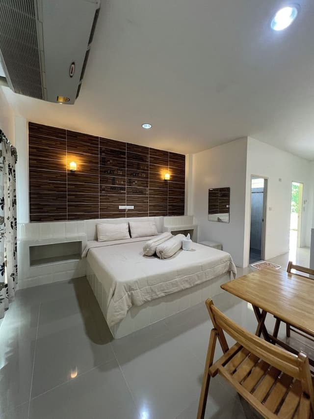 Basic Triple Room