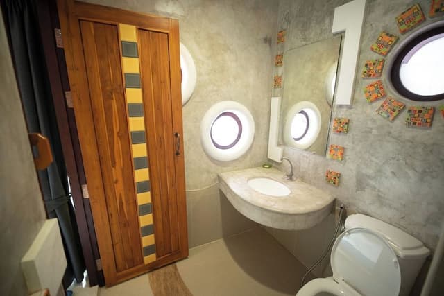 Deluxe Room, 1 King Bed, Non Smoking, Garden View