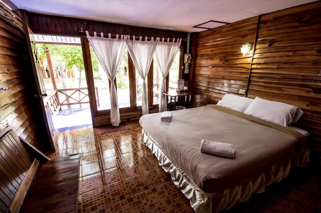 Double - King Bed