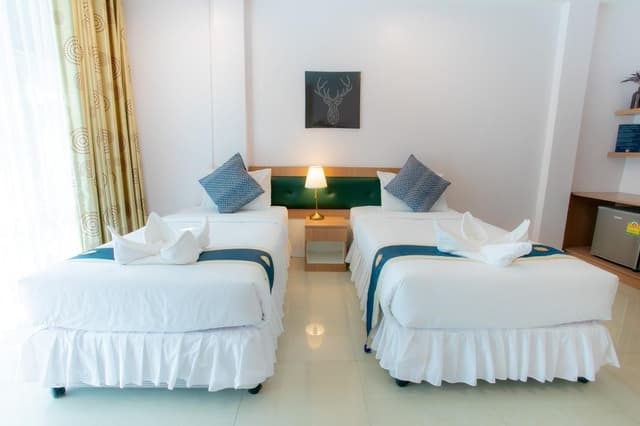 Twin Room B