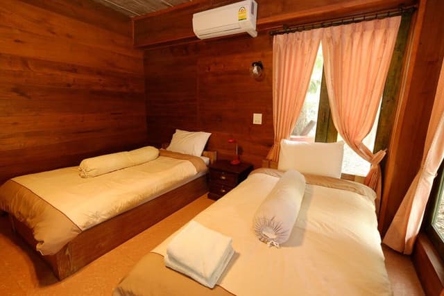 Standard Twin Room with Garden View