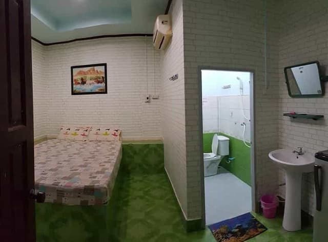 Standard Queen Room