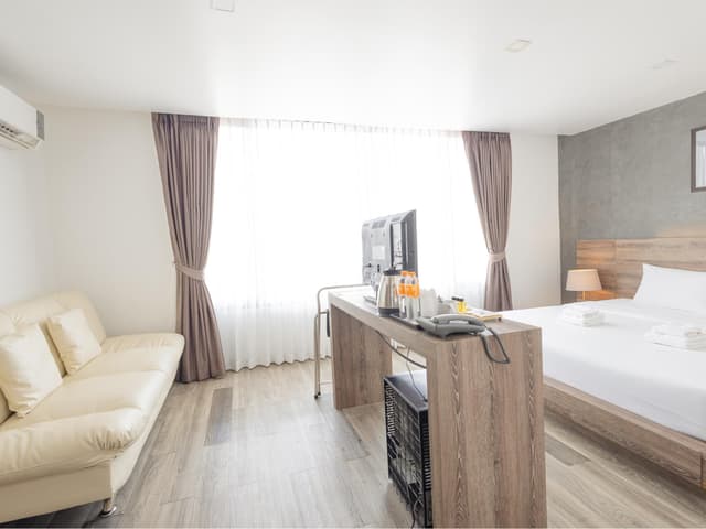 Deluxe Premier Room