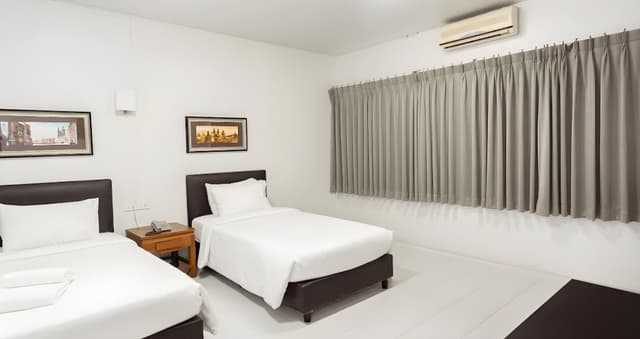 Standard Twin Room