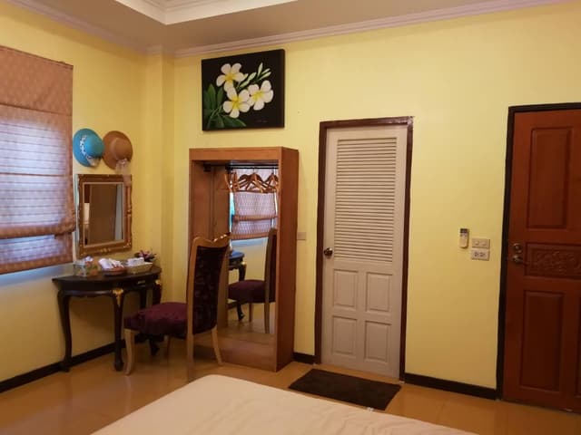 Deluxe Room - King Bed