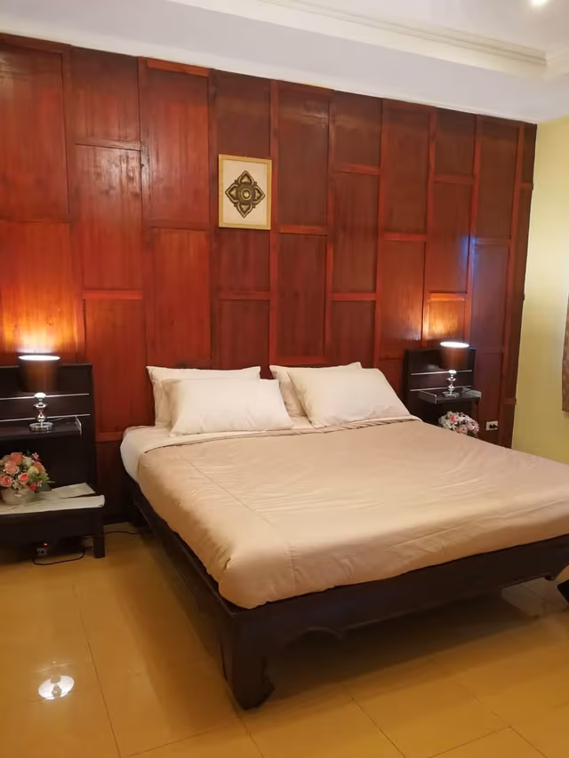 Deluxe Room - King Bed