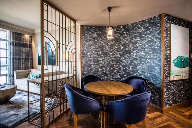 Deluxe Suite with Sleeper Couch Non Smoking