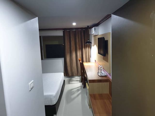 Standard Double Room (Must show company's ID on Check in date)