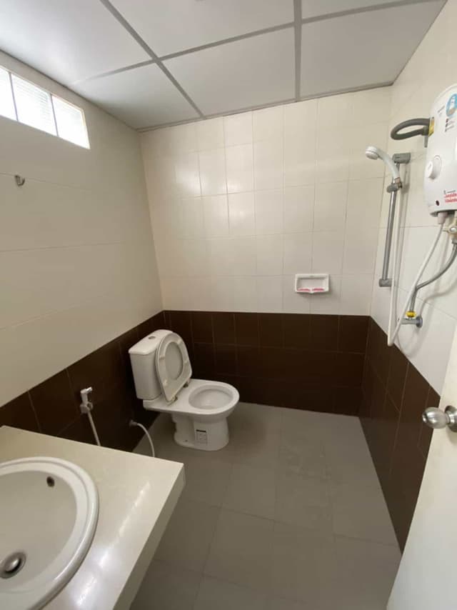 Standard Twin Room (No Air Conditioning)