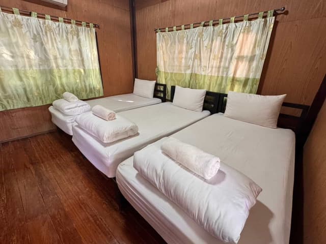 Standard Triple Room (Baan Koonta 2-3)