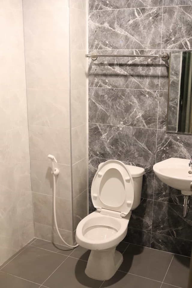 Standard Double Room (Must show company's ID on Check in date)