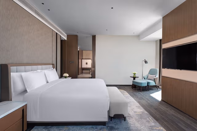 Premium Room, 1 King Bed
