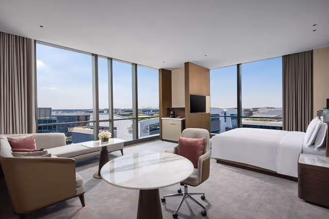 Premium Room, 1 King Bed