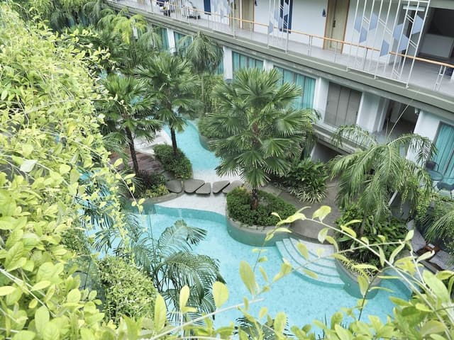 Deluxe Twin with Pool view