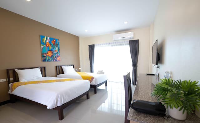 Superior River View Twin Beds