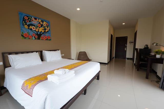 Forest View King Room