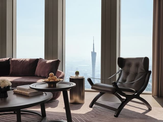 Manor Suite