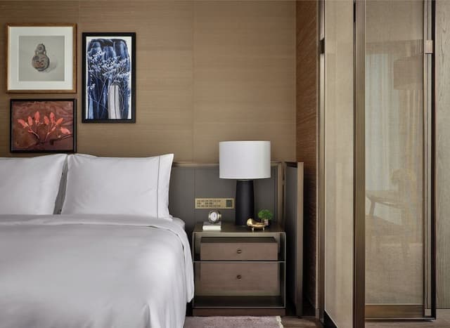 Deluxe Room, 1 King Bed, River View