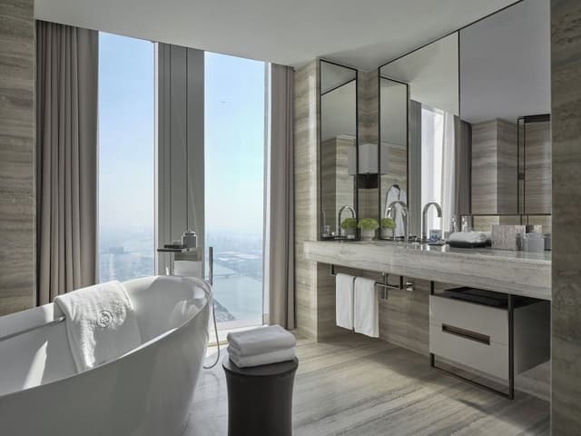 Manor Suite