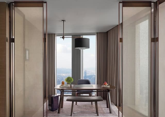 Deluxe Room, 1 King Bed, River View