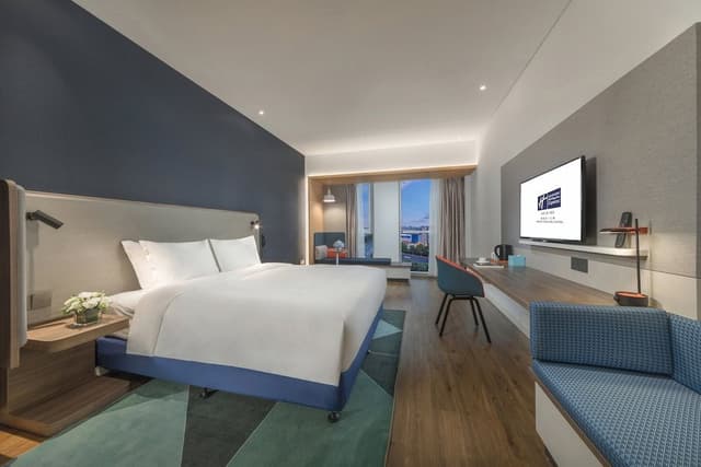 Standard Room, 1 King Bed