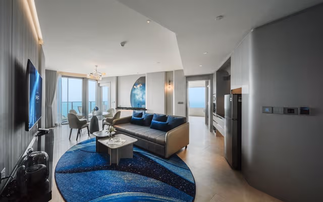 Space Suite Connecting