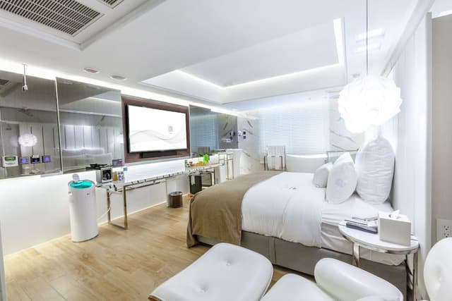 Double Room ( run of house)
