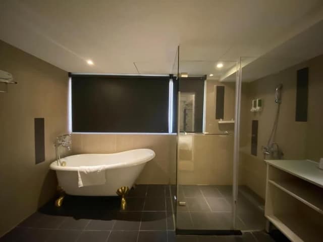 Superior Double Room-No Window, 1 Double Bed, Non Smoking, Bathtub
