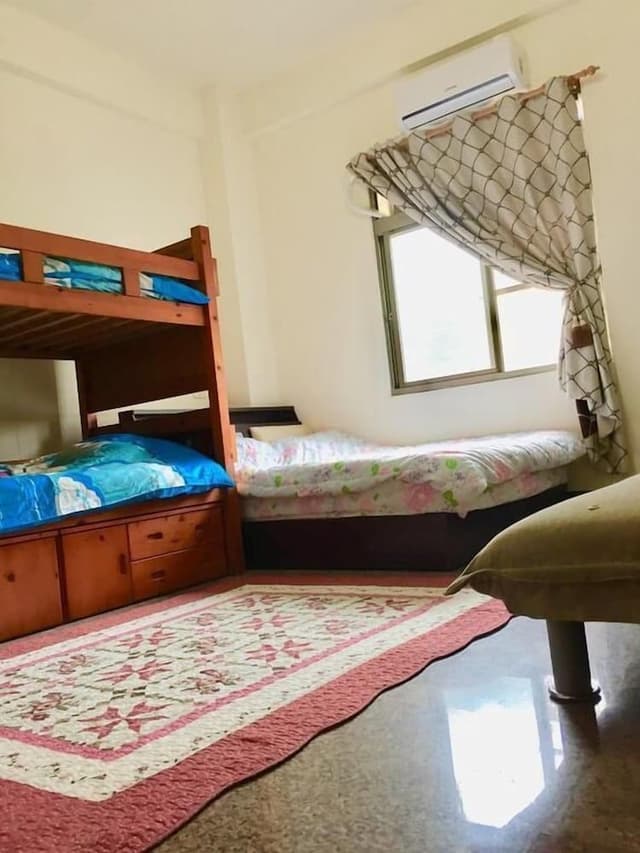 Elite Quadruple Room, Shared Bathroom