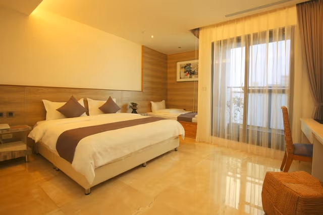 Deluxe Double Room, 1 Queen Bed, Bathtub, City View (VIP)