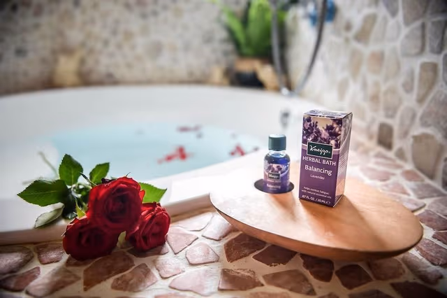Double Room, Bathtub