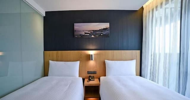 Basic Twin Room, Non Smoking