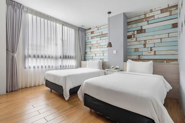 Standard Twin Room