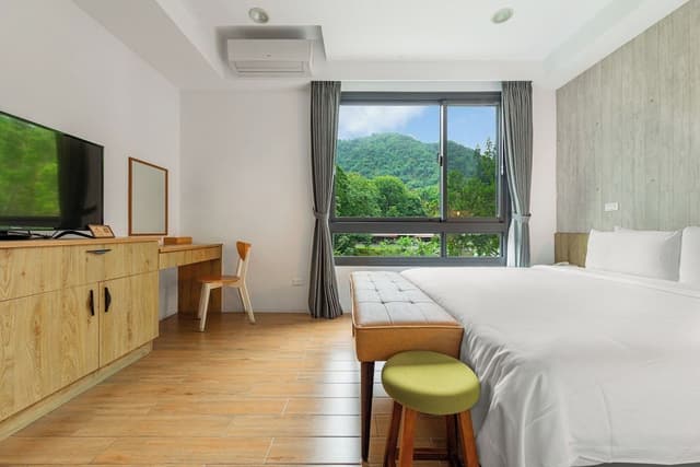 Double Room, Mountain View
